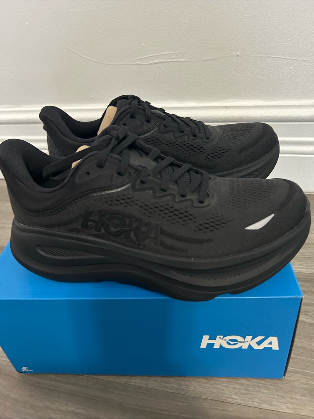 Hoka Men's Black Athletic Running Shoes with Reflective Accent.Brand New 9W